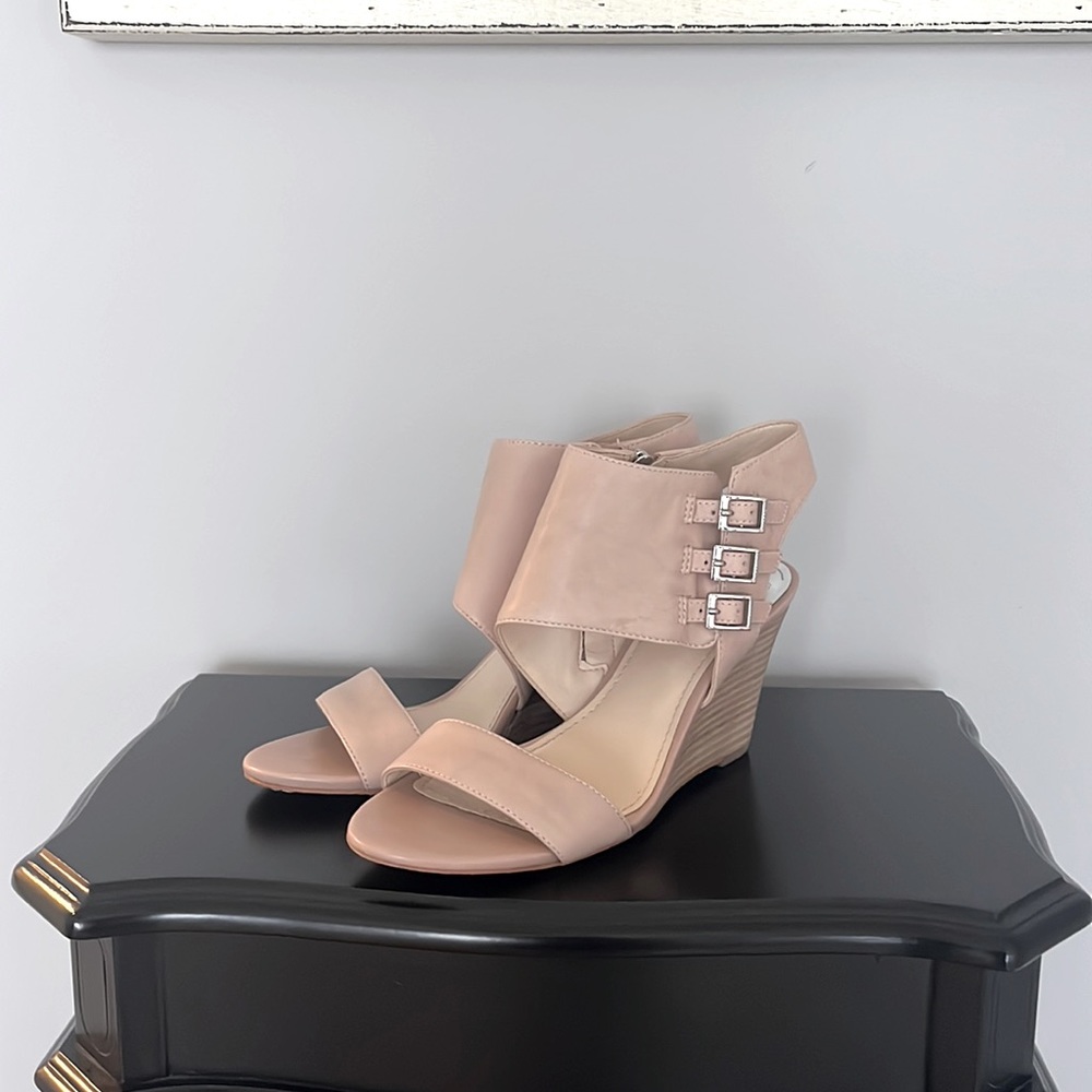 Vince Camuto nude wedge heel
